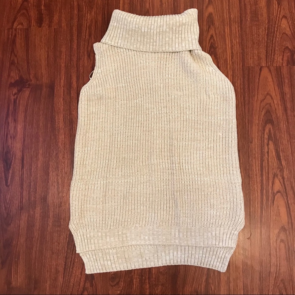 MORNING LAVENDER | Beige Turtleneck Vest